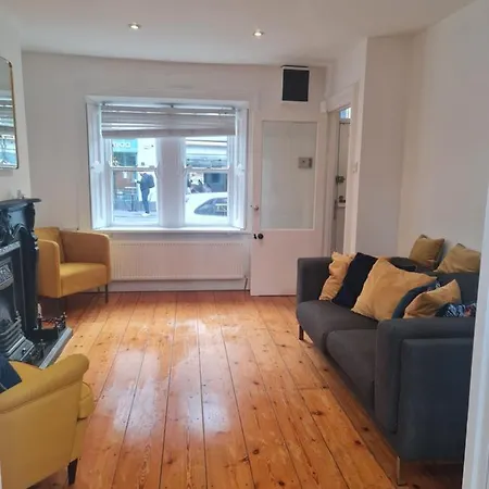 Holiday home Shelbourne